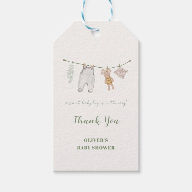 Niedlich Sage Green Boho Boy Kleidung Kinderdusche Geschenkanhänger (Vorderseite)