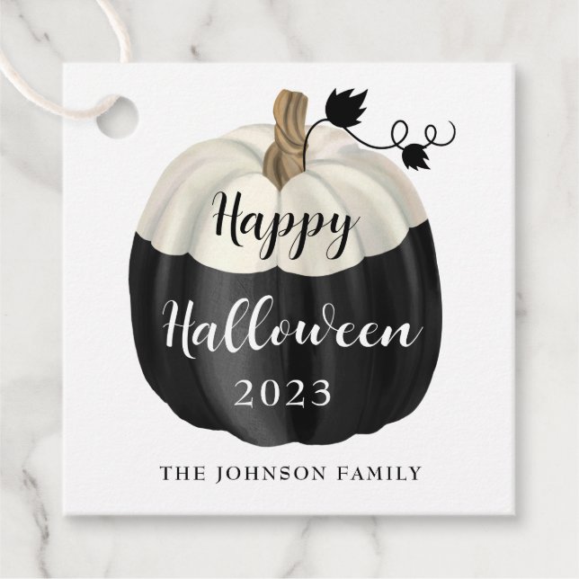 Niedlich Schwarz-Weiß-Kürbis Halloween 2022 Geschenkanhänger (Vorderseite)