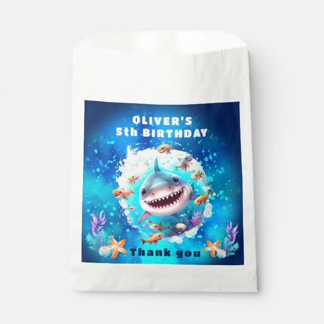 Niedlich Shark Boy Birthday Blue Gastgeschenk Bags Geschenktütchen (Vorderseite)