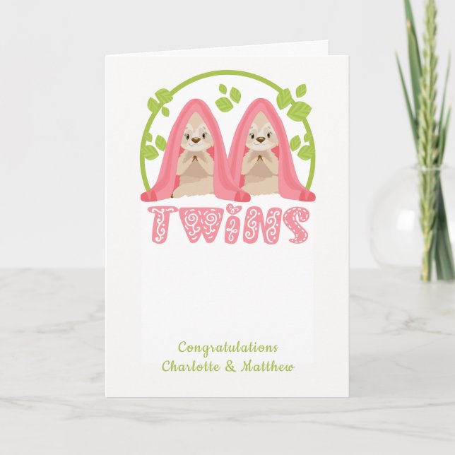 Niedlich Sloth Two Girls Neue Zwillingsbabys Karte (Vorderseite)