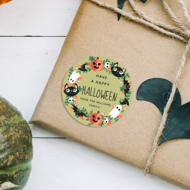 Niedlich Spooky Green Happy Halloween Kranz Runder Aufkleber (Von Creator hochgeladen)