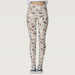 Niedlich Spooky Halloween Fall Leggings<br><div class="desc">Dieses niedliche und spukhafte Design der Leggings zeigt ein Halloween- und Herbstmotiv mit schwarzer Katze,  Fledermaus,  Geist,  Kürbis,  Spinne und Herbstblättern. Ideal für jeden Halloween-Urlauber!</div>