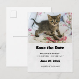 Niedlich Tabby Kitten sieht überraschend Save the  Einladungspostkarte