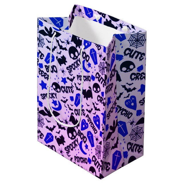 Niedlich und Spaß Lila, Blau und Schwarz Halloween Mittlere Geschenktüte (Vorderseite Schrägansicht)