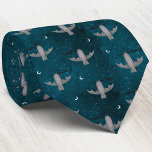 Niedlich Vampire Bat Green Krawatte<br><div class="desc">Eine niedliche Vampirfledermaus, die sich gerade an einem aquamarinen, grünen Mondhimmel hängt. Zu Halloween Spaß. Originelle Kunst von Nic Squirrell.</div>