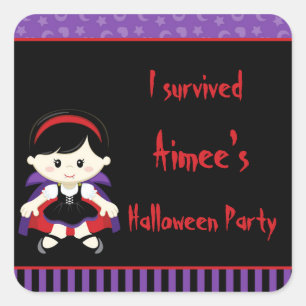 Niedlich Vampire Girl Halloween 'I Survived' Quadratischer Aufkleber