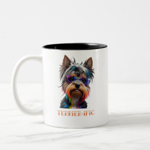 Niedlich Yorkshire Terrier Tragen einer Sonnenbril Zweifarbige Tasse