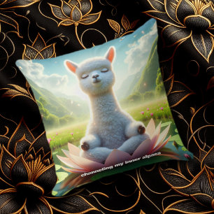 Niedliche Alpaca Dolcefarniente am Lotus Pad Kissen