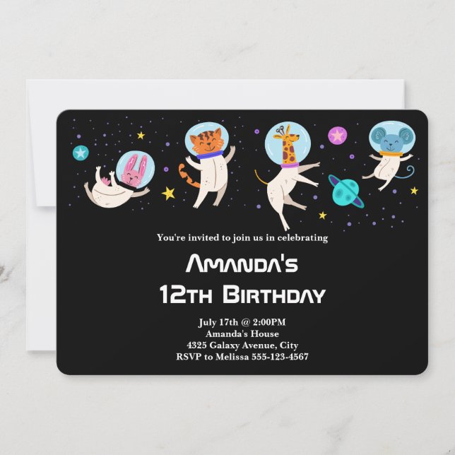 Niedliche Astronautentiere schweben zum Geburtstag Einladung (Vorderseite)