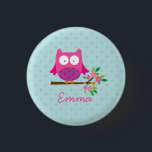 Niedliche Augenlinke Personalisiert Button<br><div class="desc">Rosa Eule auf einem personalisierten Zweig mit rosa Blume und Aquapitelmuster für Mädchen</div>