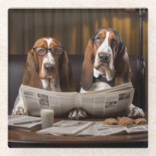 Niedliche Basset-Hunde beim Lesen einer Zeitung Glasuntersetzer