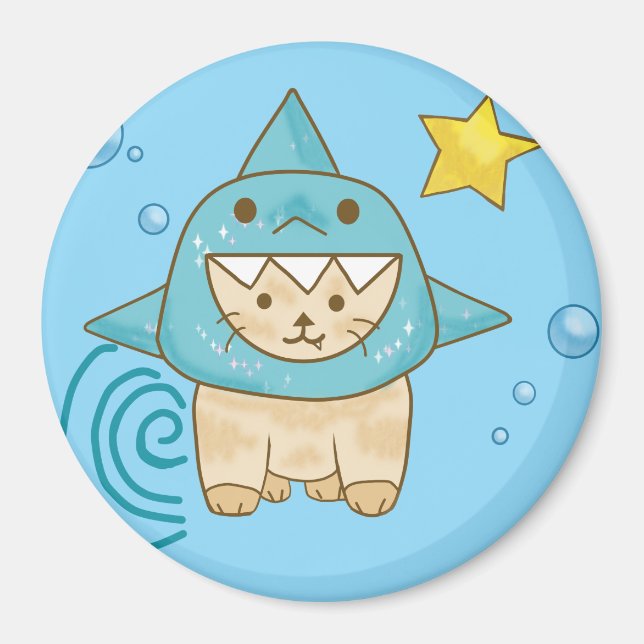Niedliche Beige Katze in Haikostüm Aqua-Meer thema Magnet (Vorne)