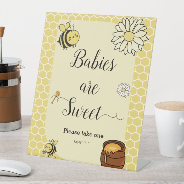 Niedliche Biene mit süßen Honig Babys sind süß Sockelschild (In Situ)