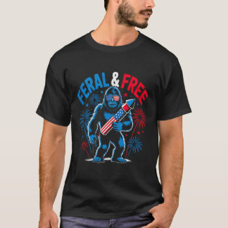 Niedliche Bigfoot Feral, aber kostenlos 4. Juli Ju T-Shirt