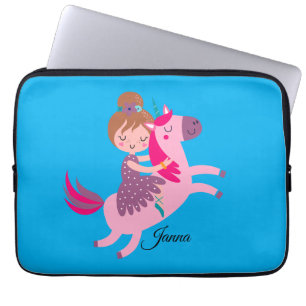 Niedliche Blondie-Hair-Girl-Reiten auf einem Einho Laptopschutzhülle