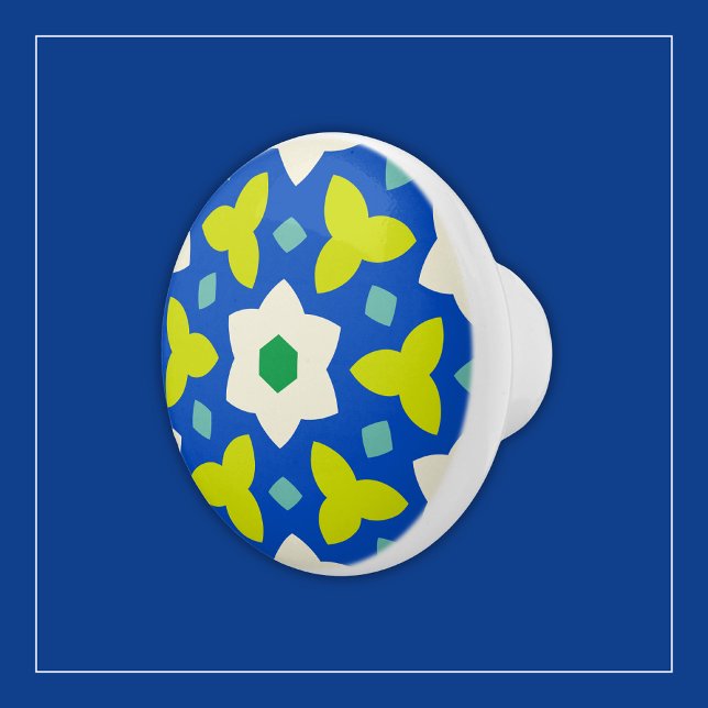 Niedliche Blume über blaue und grüne geometrische  Keramikknauf (Von Creator hochgeladen)