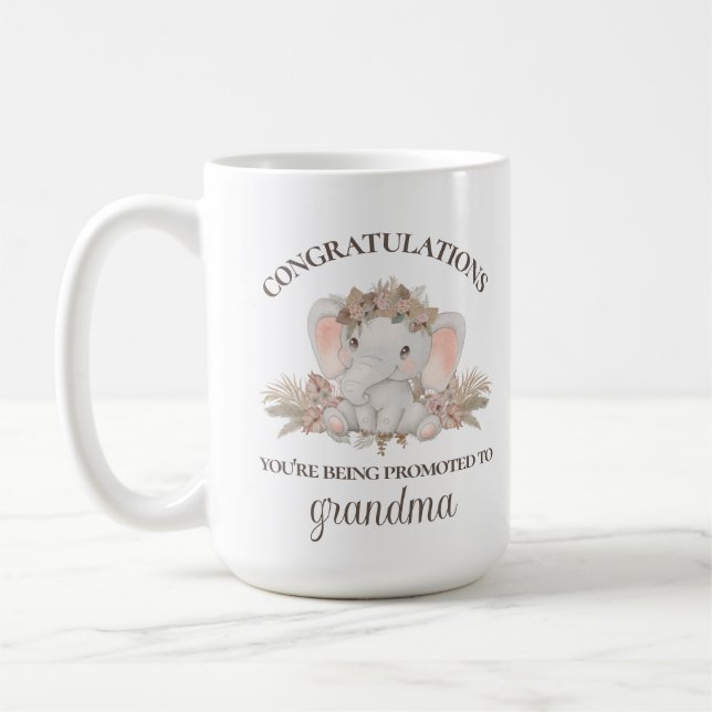 Niedliche Boho Grandma Schwangerschaft Ankündigung Kaffeetasse (Links)