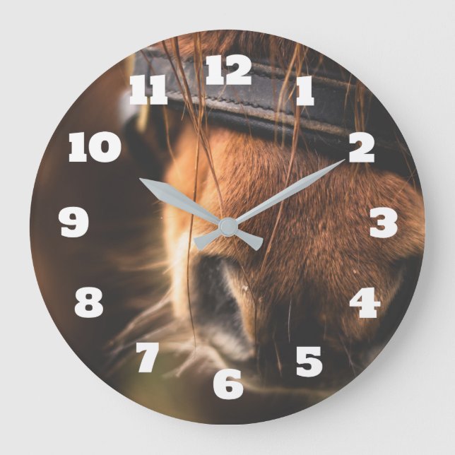 Niedliche Brown-Pferdenase Große Wanduhr (Vorderseite)