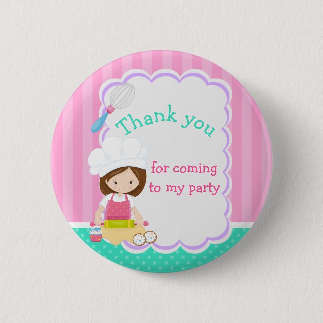 Niedliche Brünette Girl Baking Geburtstagsparty Button (Vorderseite)