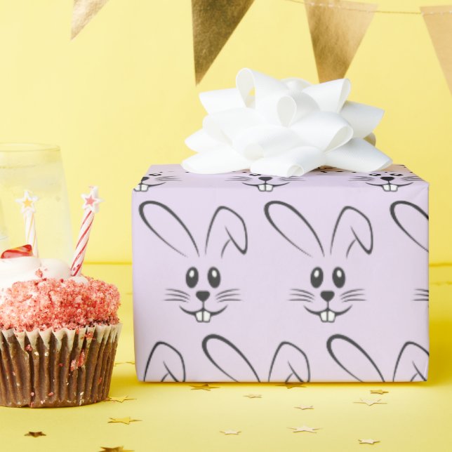 Niedliche Bunnies auf Lila Geschenkpapier (Geburtstagsparty)