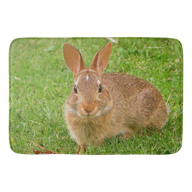 Niedliche Bunny Chewing Grüntöne auf der Golfmesse Badematte (Vorderseite)