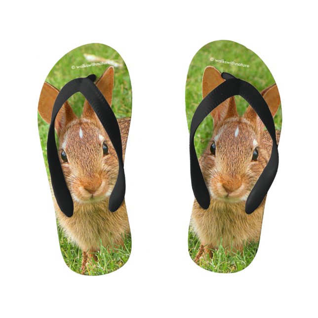 Niedliche Bunny Chewing Grüntöne auf der Golfmesse Kinderbadesandalen (Fußbett)