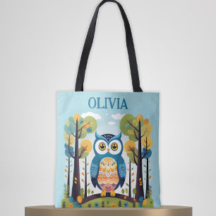 Niedliche bunte wunderliche Eule im Wald Tasche
