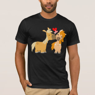 Niedliche Cartoon-Ponys im Liebe-T - Shirt