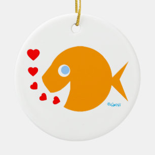 Niedliche Cartoongoldfish-Küsse und Keramikornament