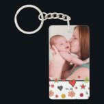 Niedliche Doodles Custom Zwei Fotos Schlüsselanhänger<br><div class="desc">Niedlicher Schlüsselanhänger aus eigenem Foto mit farbenfrohen Doodles. Fügen Sie zwei Ihrer Lieblings-Fotos und Ihre Initialen hinzu.</div>