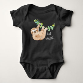 Niedliche drei Toed Sloth-kundenspezifischer Baby Strampler
