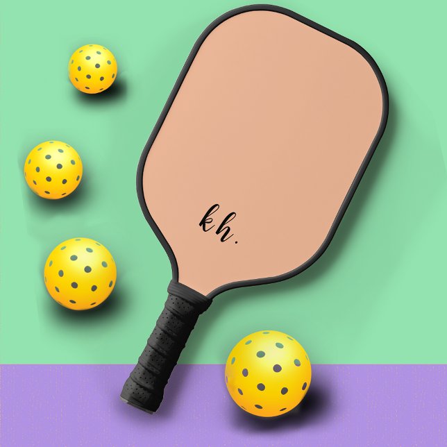 Niedliche Einfache Pfirsichrosa Monogramm-Initiale Pickleball Schläger (Von Creator hochgeladen)