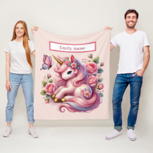 Niedliche Einhornliebhaber tragen den Namen Fleece
