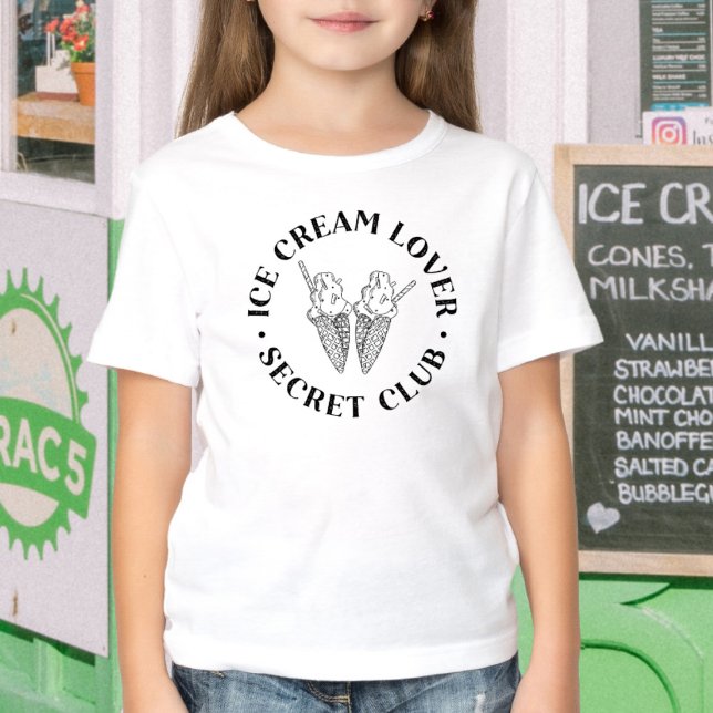 Niedliche Eiscreme Cone Lover Kinder T-Shirt (In-Context, girl in front of ice cream shop)