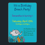 Niedliche Elephant Fish Szene mit Korallen Einladung<br><div class="desc">Ist das ein Elefant mit Flossen? Nein, es ist ein Ellenfisch! Aus dem wunderschön illustrierten Lucy Cousins Buch "Hooray for Fish" (veröffentlicht von Candlewick Press), zeigt diese Szene Cousins orange-grüne kleine Fische, die sich mit einem neuen Fisch anfreunden, der wie ein Elefant aussieht. Diese beiden niedlichen Meereslebewesen sind von einer...</div>