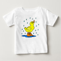 Niedliche Ente im Regen