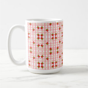 Niedliche Erdbeere und Blume auf einem rosa Gingha Kaffeetasse