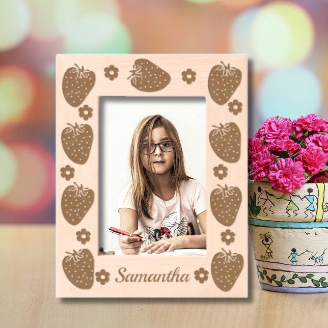 Niedliche Erdbeeren und Blume Geätzte Rahmen (Von Creator hochgeladen)