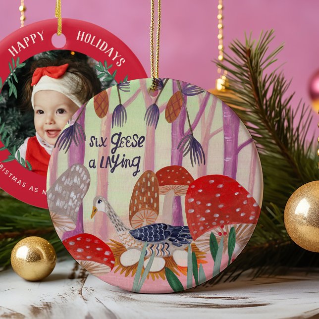 Niedliche Erste Weihnachten als Großeltern Foto Keramik Ornament (Our first Christmas as Grandparents Photo baby ornament with cute 12 days of Christmas Illustration.)