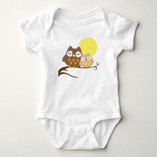 Niedliche Eule auf dem Baum Baby Strampler