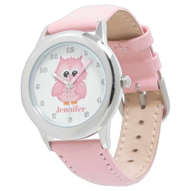 Niedliche Eule, die Mädchen beobachten Armbanduhr (Schrägansicht)