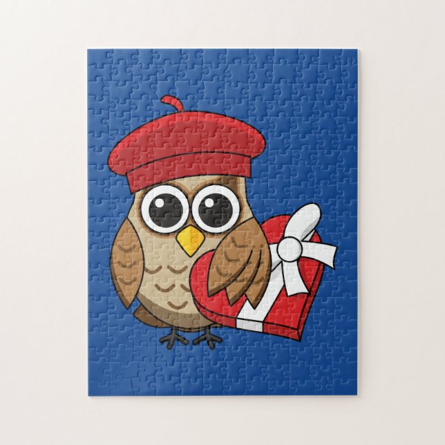 Niedliche Eule mit Red Beret and Heart Box (Vertikal)
