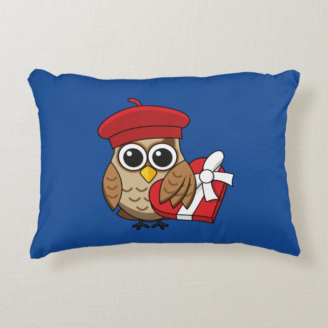 Niedliche Eule mit Red Beret and Heart Box Dekokissen (Vorderseite)