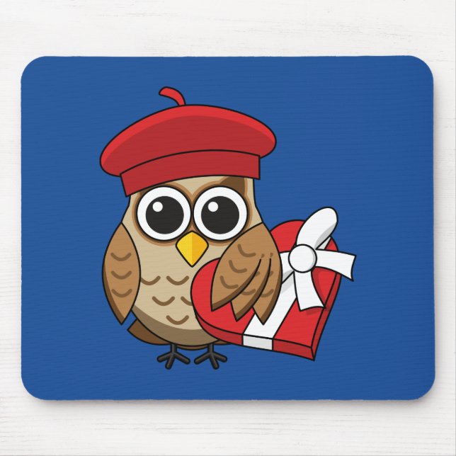 Niedliche Eule mit Red Beret and Heart Box Mousepad (Vorne)
