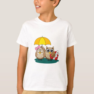 Niedliche Eule mit Schirm und Schokolade T-Shirt