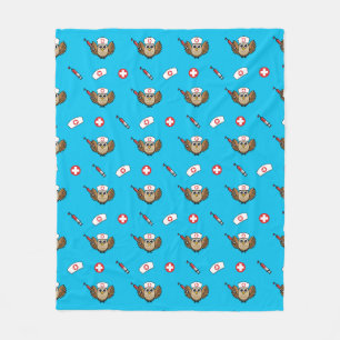 Niedliche Eule mit Spritze Cartoon Fleecedecke