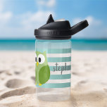 Niedliche Eule mit Streifen - Skriptname - blau, g Trinkflasche<br><div class="desc">Fügen Sie Ihren Namen zu diesem Design mit fetten Streifen und einem niedlichen Cartoon Eule mit großen Augen. Für fortgeschrittene Benutzer können Sie auf die Schaltfläche Bearbeiten/Anpassen klicken und die Farben der Zeilen und der Eule ändern. Erstellen Sie Ihre eigenen und ändern Sie die Farben zu Ihrer bevorzugten Kombination. Auch...</div>