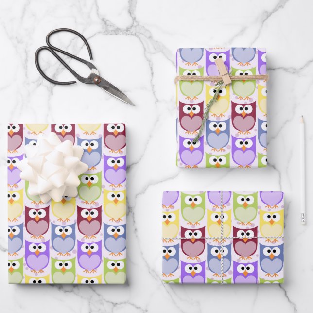 Niedliche Eulen, Eukalyptusmuster, Babyschale, far Geschenkpapier Set (Vorderseite)