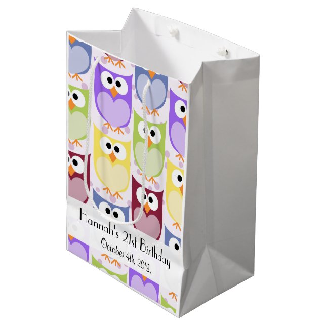 Niedliche Eulen, Eukalyptusmuster, farbenfrohe Eul Mittlere Geschenktüte (Vorderseite Schrägansicht)