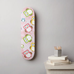 Niedliche Eulen, Eukalyptusmuster, farbige Eulen,  Skateboard